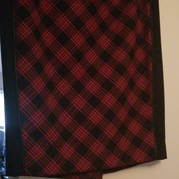 Pencil Skirt - Picture 2 of 4